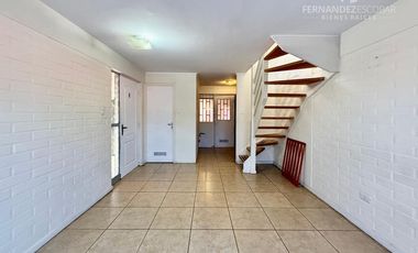 LOS ANDES - ARRIENDA CASA DE DOS PISOS 2D 1B VILLA EL CARMEN