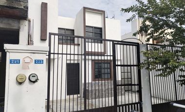 Bonita Casa Col Colinas de Anahuac, Escobedo