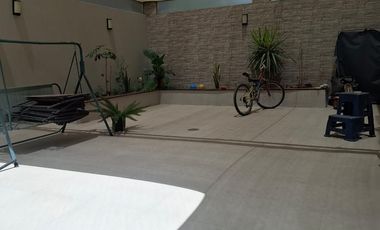 VENTA DE CASA AMPLIA, LUZ NATURAL Y HERMOSAS VISTAS MUY CERCA A VALLE BLANCO CERRO COLORADO  AREQUIPA