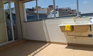 VENTA DE CASA AMPLIA, LUZ NATURAL Y HERMOSAS VISTAS MUY CERCA A VALLE BLANCO CERRO COLORADO  AREQUIPA