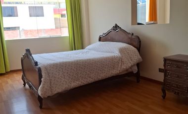 VENTA DE CASA AMPLIA, LUZ NATURAL Y HERMOSAS VISTAS MUY CERCA A VALLE BLANCO CERRO COLORADO  AREQUIPA