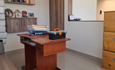 VENTA DE CASA AMPLIA, LUZ NATURAL Y HERMOSAS VISTAS MUY CERCA A VALLE BLANCO CERRO COLORADO  AREQUIPA