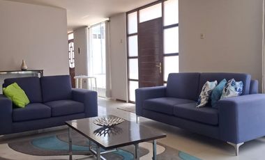 VENTA DE CASA AMPLIA, LUZ NATURAL Y HERMOSAS VISTAS MUY CERCA A VALLE BLANCO CERRO COLORADO  AREQUIPA