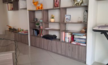 VENTA DE CASA AMPLIA, LUZ NATURAL Y HERMOSAS VISTAS MUY CERCA A VALLE BLANCO CERRO COLORADO  AREQUIPA