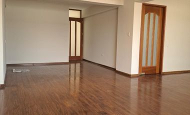 🏡💫 ¿Tu familia necesita más espacio y ambientes amplios para vivir mejor? Disfruta 191 m² totales con balcones, cocina amplia y ambientes iluminados