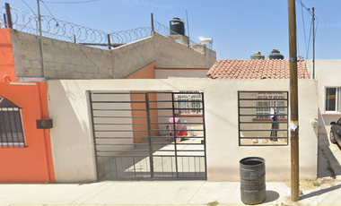 BONITA CASA EN RESIDENCIAL ARBOLEDAS