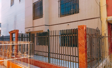 ALQUILER DE AMPLIA CASA DE 3 PISOS EN URB. FEDERICO VILLAREAL – CHICLAYO
