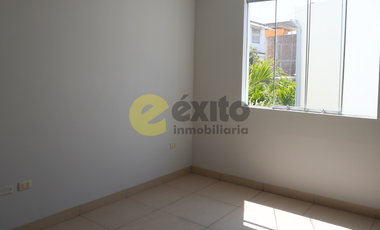 VENDO CASA DE TRES PISOS EN LA URB. LOS GERANIOS, PIURA