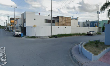 BONITA CASA MUY CERCA DE PATIO MATAMOROS