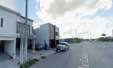 BONITA CASA MUY CERCA DE PATIO MATAMOROS