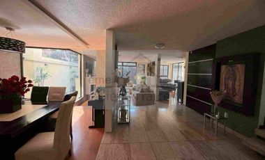 hermosa y amplia casa en Jardines de Coyoacán