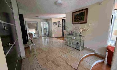 hermosa y amplia casa en Jardines de Coyoacán