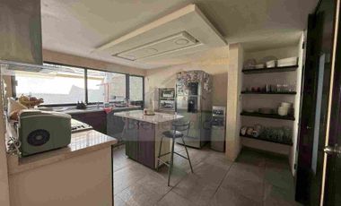 hermosa y amplia casa en Jardines de Coyoacán