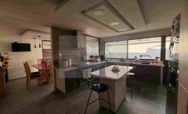 hermosa y amplia casa en Jardines de Coyoacán