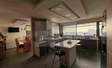 hermosa y amplia casa en Jardines de Coyoacán