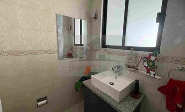 hermosa y amplia casa en Jardines de Coyoacán