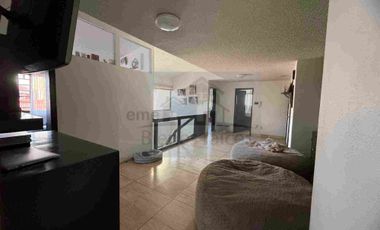 hermosa y amplia casa en Jardines de Coyoacán