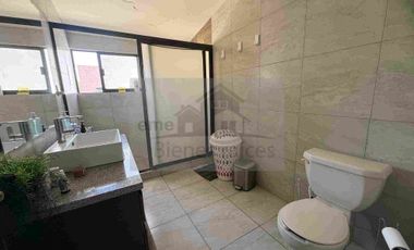 hermosa y amplia casa en Jardines de Coyoacán