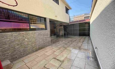 hermosa y amplia casa en Jardines de Coyoacán