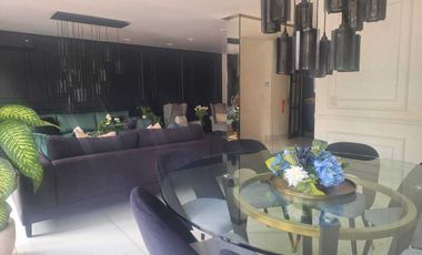 VENTA HERMOSA CASA EN PUERTA DE HIERRO EQUIPADA Y AMUEBLADA