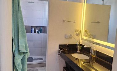 VENTA HERMOSA CASA EN PUERTA DE HIERRO EQUIPADA Y AMUEBLADA