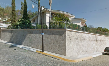 Casa en venta en Pedro Moreno González No. 2 Mz. 21, Colonia Loma del Barro, Zapotlán el Grande. Gran oportunidad de inversión