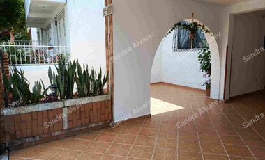 VENTA BONITA Y AMPLIA CASA CANDILES BUCARAMANGA