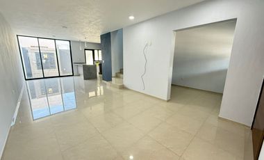 SE RENTA CASA EN VITANA RESIDENCIAL $19,000.00 ZONA CUCSH