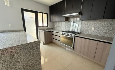 SE RENTA CASA EN VITANA RESIDENCIAL $19,000.00 ZONA CUCSH