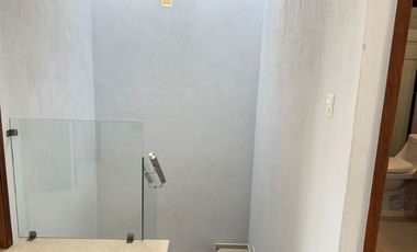 SE RENTA CASA EN VITANA RESIDENCIAL $19,000.00 ZONA CUCSH