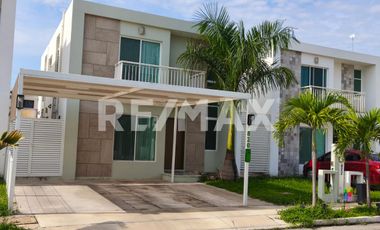 BELLA CASA EN VENTA, SANTA FE MERIDA