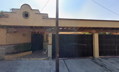 Casa en venta en Av. Bugambilias 40, Brisas de Cuautla, Cuautla. Excelente oportunidad con alberca