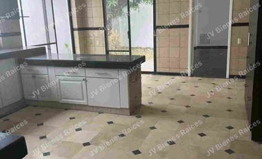 Rento Casa urbanización Laguna Dorada Samborondon