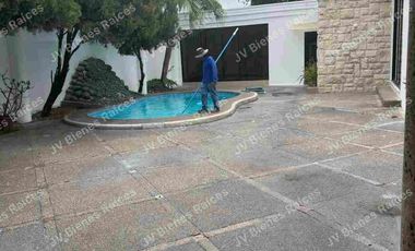 Rento Casa urbanización Laguna Dorada Samborondon