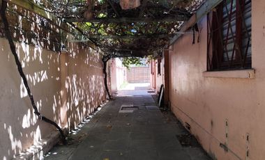 Remodelada para oficinas, San Miguel, Metro Lo Vial