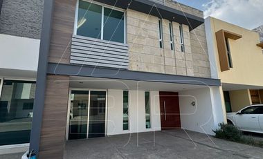 🏡 CASA IMPECABLE EN RENTA – PUNTO SUR 1