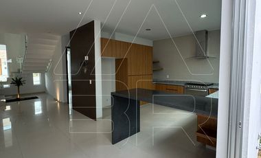 🏡 CASA IMPECABLE EN RENTA – PUNTO SUR 1