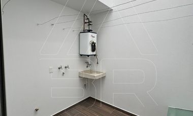 🏡 CASA IMPECABLE EN RENTA – PUNTO SUR 1