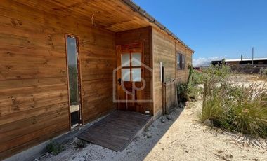 ARRIENDO CASA 4D/2B, AÑO CORRIDO, SEMIAMOBLADA Y CON PISCINA FRENTE A LA PLAYA