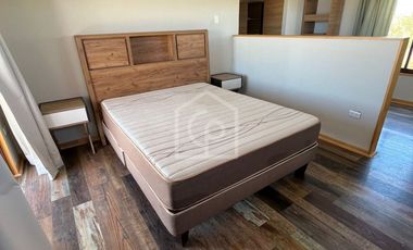 ARRIENDO CASA 4D/2B, AÑO CORRIDO, SEMIAMOBLADA Y CON PISCINA FRENTE A LA PLAYA