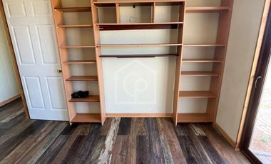 ARRIENDO CASA 4D/2B, AÑO CORRIDO, SEMIAMOBLADA Y CON PISCINA FRENTE A LA PLAYA