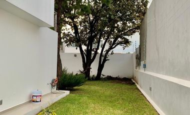 HERMOSA CASA EN VENTA EN BUGAMBILIAS SEGUNDA SECCION
