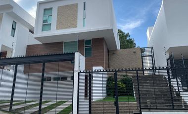 HERMOSA CASA EN VENTA EN BUGAMBILIAS SEGUNDA SECCION