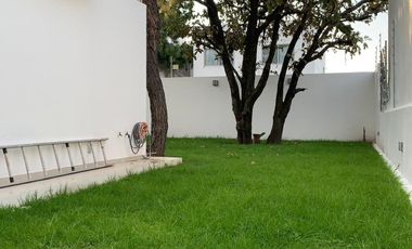 HERMOSA CASA EN VENTA EN BUGAMBILIAS SEGUNDA SECCION