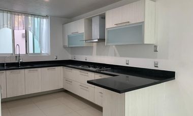 HERMOSA CASA EN VENTA EN BUGAMBILIAS SEGUNDA SECCION
