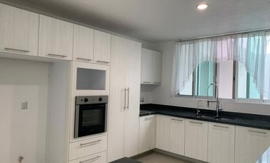 HERMOSA CASA EN VENTA EN BUGAMBILIAS SEGUNDA SECCION
