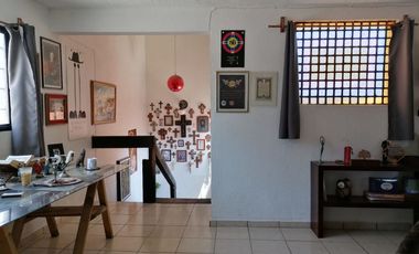 PROPIEDAD EN ESQUINA CON 3 ESPACIOS INDEPENDIENTES – IDEAL PARA NEGOCIO, TALLER, OFICINA O INVERSIÓN