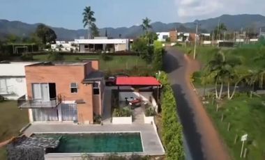 se vende casa campestre en preira, combia via marsella