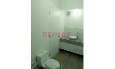 Alquiler De Departamento En Monterrico- Surco.