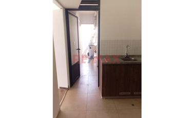 Alquiler De Departamento En Monterrico- Surco.
